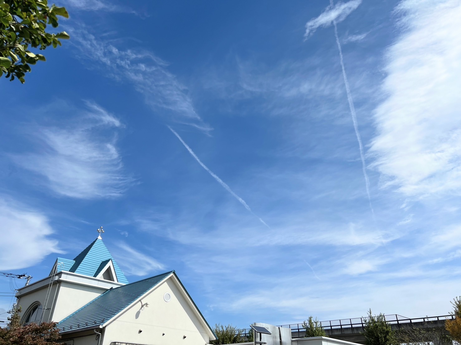 【秋の空と彼岸花】10/2